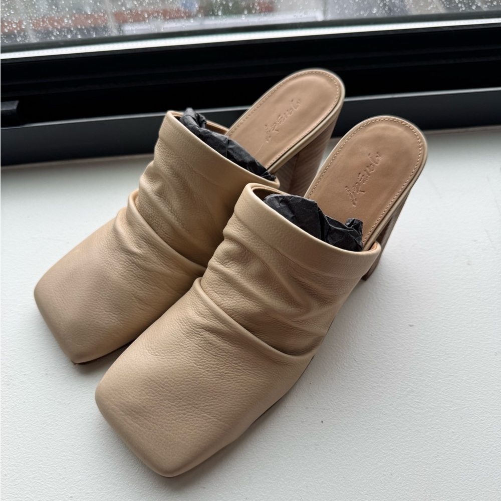 Marsell Beige Leather Women's Mules